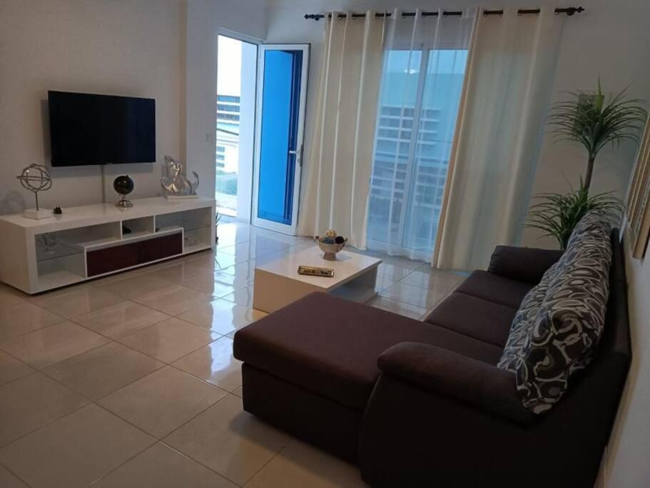 New, Modern, And Cozy 3 Bedroom Apartment. Santa Maria Exteriör bild